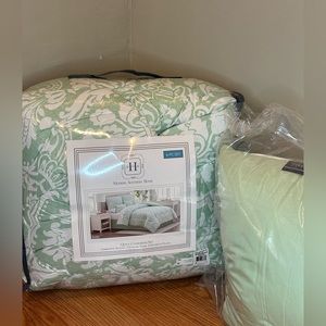 Brand new Modern. Southern. Home comforter set